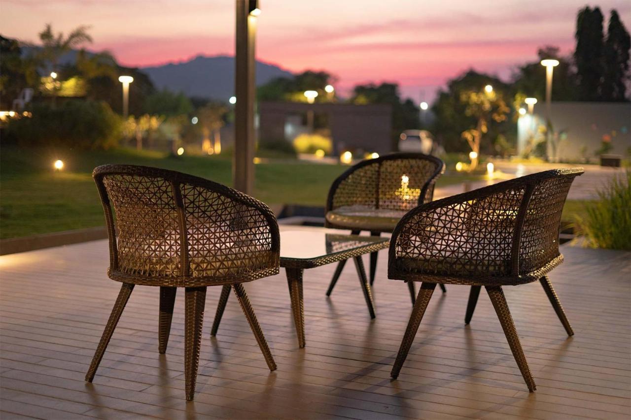 Le Bon Horizon: Hillside Elegance with Pool and Gazebo near Sula Villa Nashik Exterior photo
