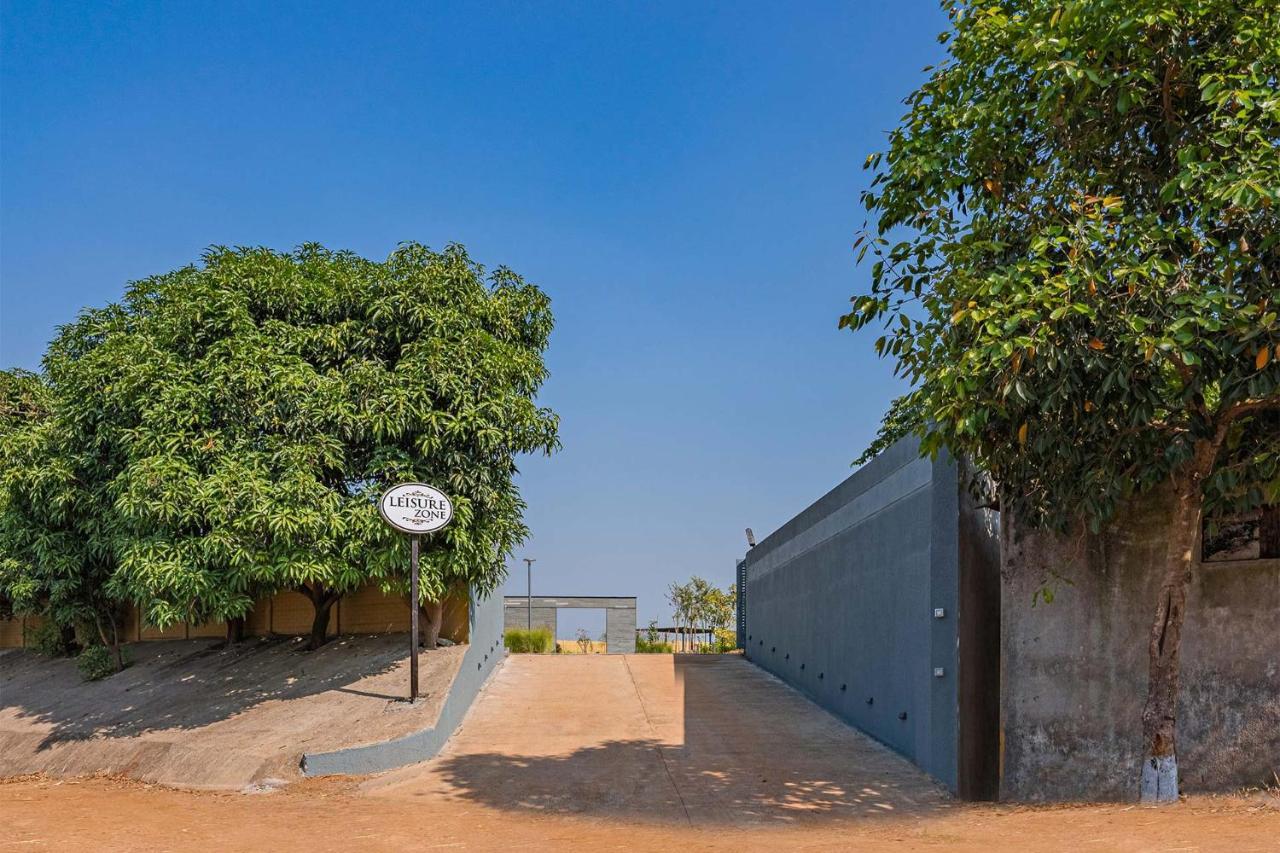 Le Bon Horizon: Hillside Elegance with Pool and Gazebo near Sula Villa Nashik Exterior photo