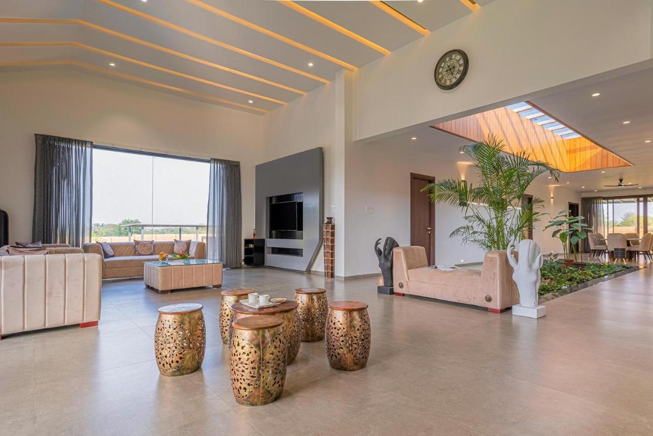 Le Bon Horizon: Hillside Elegance with Pool and Gazebo near Sula Villa Nashik Exterior photo