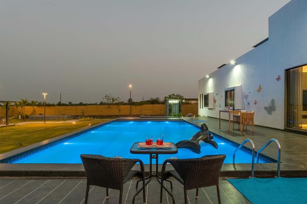 Le Bon Horizon: Hillside Elegance with Pool and Gazebo near Sula Villa Nashik Exterior photo